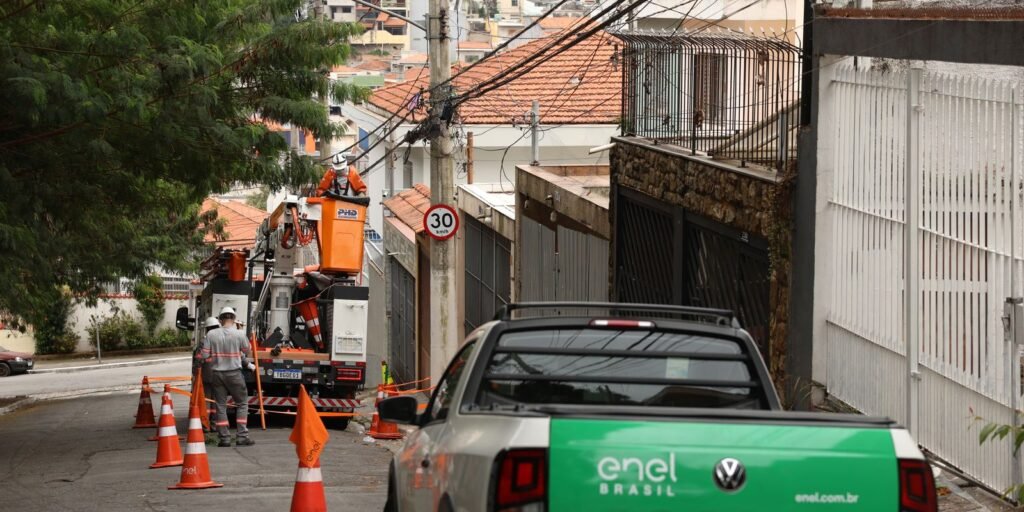 Enel diz que apagão impactou mais de 4 milhões de clientes em SP