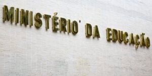 Governo recompõe orçamento para educação e ciência
