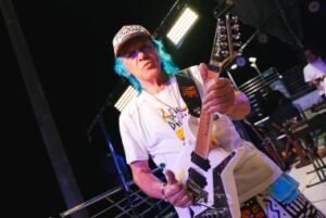 Banda Armandinho, Dodô e Osmar celebra 75 anos do trio elétrico com desfile sustentável no Circuito Barra-Ondina