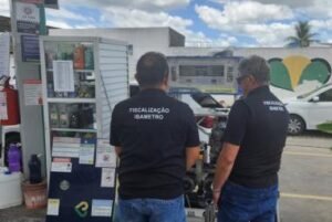 Ibametro interdita 28 bombas de combustível em postos de Candeias e região