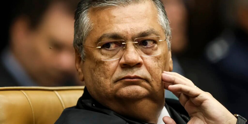 Dino acaba com a aposentadoria compulsória como punição a juízes