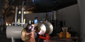 Faturamento da indústria sobe 2,3% em janeiro, mas está abaixo de 2025