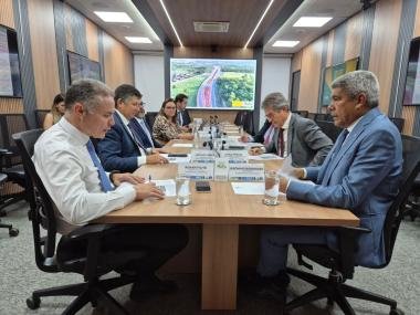 Governador Jerônimo Rodrigues discute projetos de infraestrutura para a Bahia com o ministro dos Transportes, em Brasília