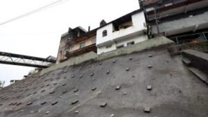 Governo da Bahia amplia prevenção a desastres naturais na capital com entrega de encosta