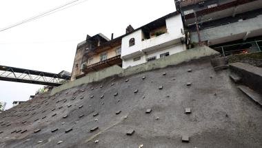 Governo da Bahia amplia prevenção a desastres naturais na capital com entrega de encosta