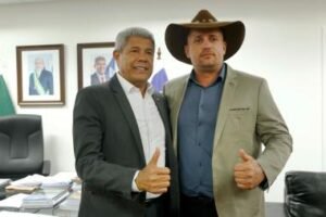 Governo do Estado entrega novos equipamentos e debate novos investimentos para Cordeiros