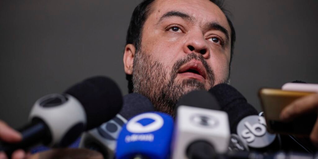 Ministro suspende julgamento que pode cassar governador do Rio