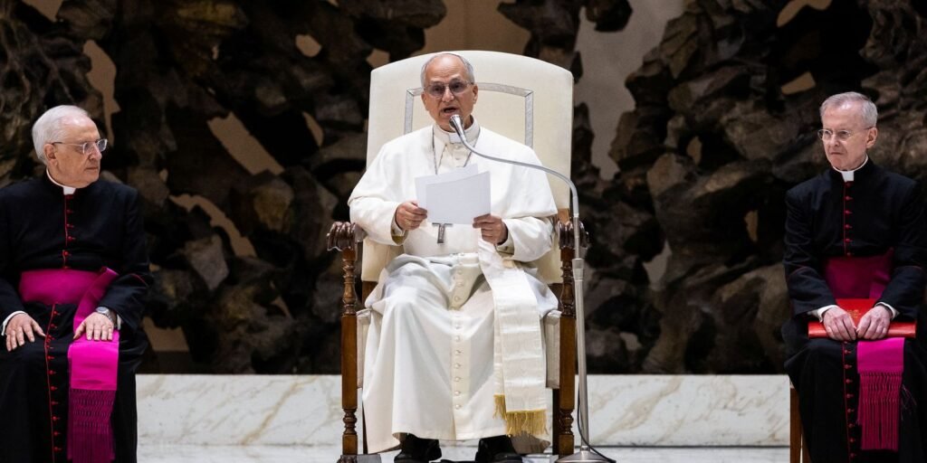 Papa Leão chama guerra no Oriente Médio de "escândalo" para humanidade