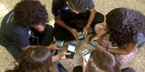 Participação de famílias é desafio do ECA Digital, dizem especialistas
