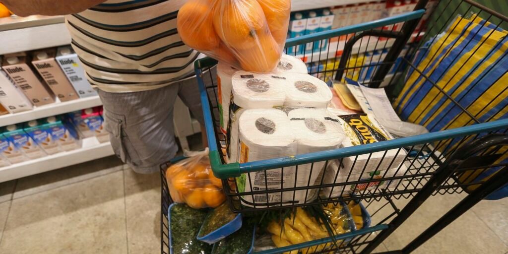 Prévia da inflação de março fica em 0,44%, pressionada por alimentos