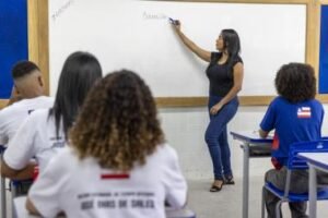 SEC incentiva professores e diretores escolares da Educação Básica a participarem da Escuta Nacional do MEC