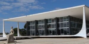 STF tem dois votos para negar novamente prisão domiciliar de Bolsonaro