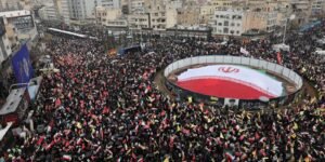 Sob bombas, multidões vão às ruas no Irã em apoio aos palestinos