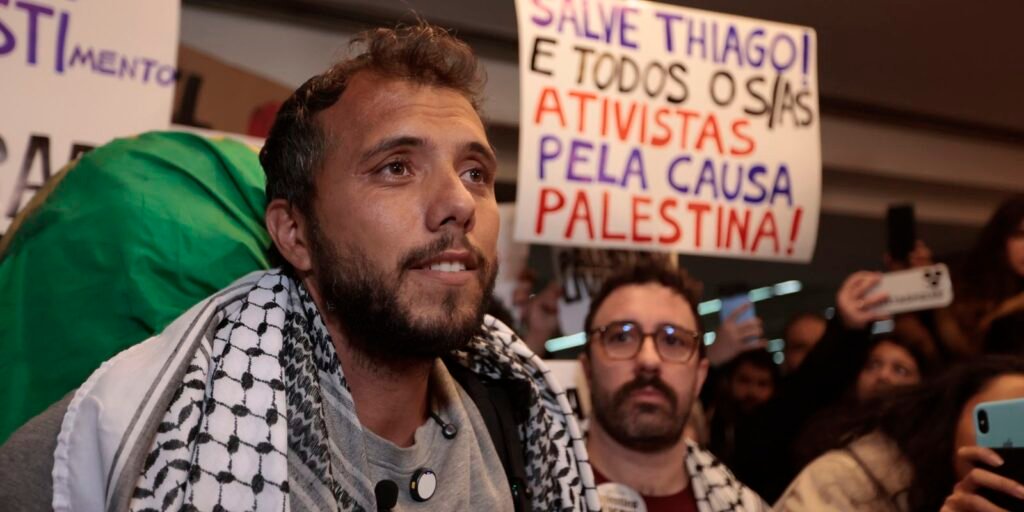 Ativista brasileiro é deportado da Argentina por ordem do governo Milei