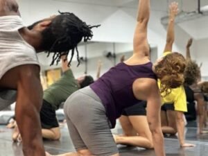 BTCA celebra 45 anos com circulação do espetáculo VERIVÉRBIO e aulas gratuitas em abril