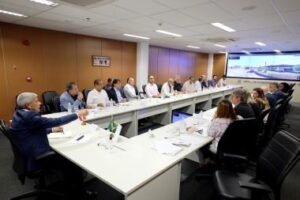 Durante reunião, Jerônimo Rodrigues reforça investimentos em saúde e áreas estratégicas para Piatã