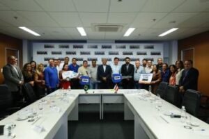 Estado garante ambulância, equipamentos e novos investimentos para Santa Teresinha