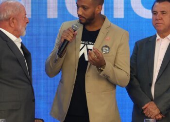 Lula pede mobilização a centrais sindicais para fim da escala 6x1