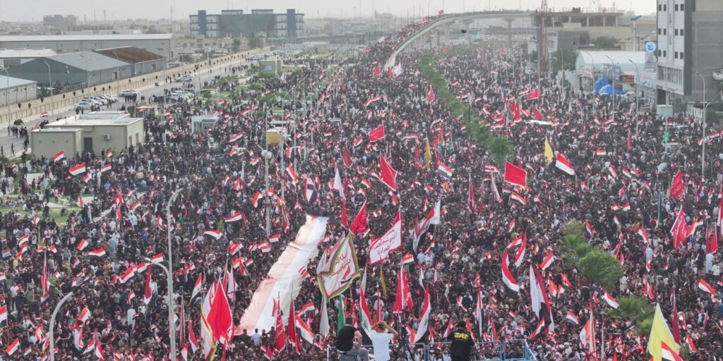 Multidões no Irã marcam 40º dia da morte do líder Supremo Khamenei