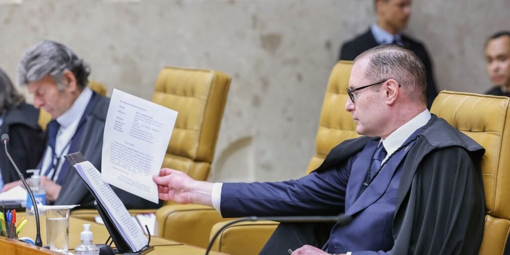 Zanin vota a favor de eleições diretas para governador do Rio