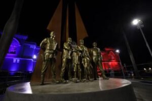 Bicentenário da PMBA é celebrado com homenagens, medalhas e monumento histórico em Salvador