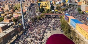 Bolívia registra 23 bloqueios e marchas antigoverno chegam a La Paz