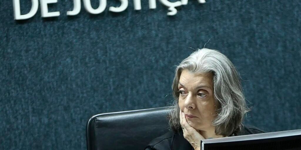 Cármen Lúcia vota por derrubar flexibilização da Lei da Ficha Limpa 