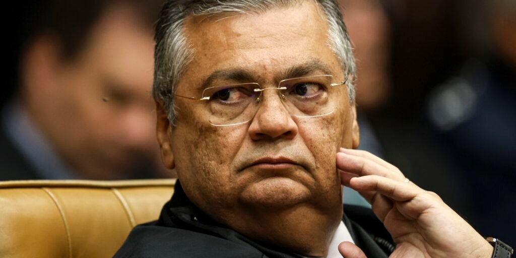 Dino diz ter sido ameaçado de morte por funcionária de companhia aérea