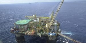 Em meio à guerra no Irã, Brasil bate recorde de produção de petróleo
