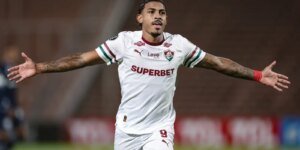 Fluminense arranca empate na Argentina e continua vivo na Libertadores