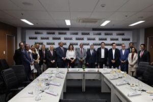 Governador discute avanços dos investimentos em sustentabilidade na Bahia com embaixador dos Emirados Árabes