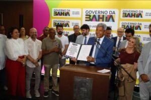Jerônimo Rodrigues anuncia ponto facultativo na sexta-feira (5), após feriado de Corpus Christi