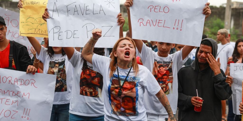 Nove em cada dez moradores de comunidade reprovam operações violentas