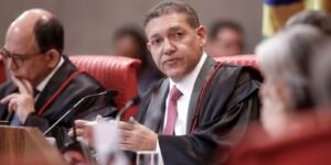 Nunes Marques vai relatar ação de Bolsonaro para anular pena