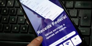 Receita paga nesta sexta maior lote de restituição do IR da história