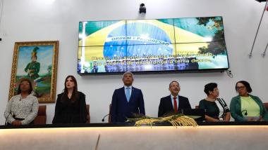 Trabalhadores rurais são homenageados em sessão solene em Feira de Santana; governador prestigia evento