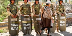 Bolívia: caem bloqueios após estado de exceção e acordo com sindicato