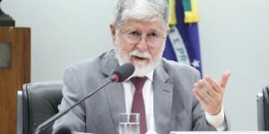 Celso Amorim: IA sob controle de poucas empresas piora desigualdades