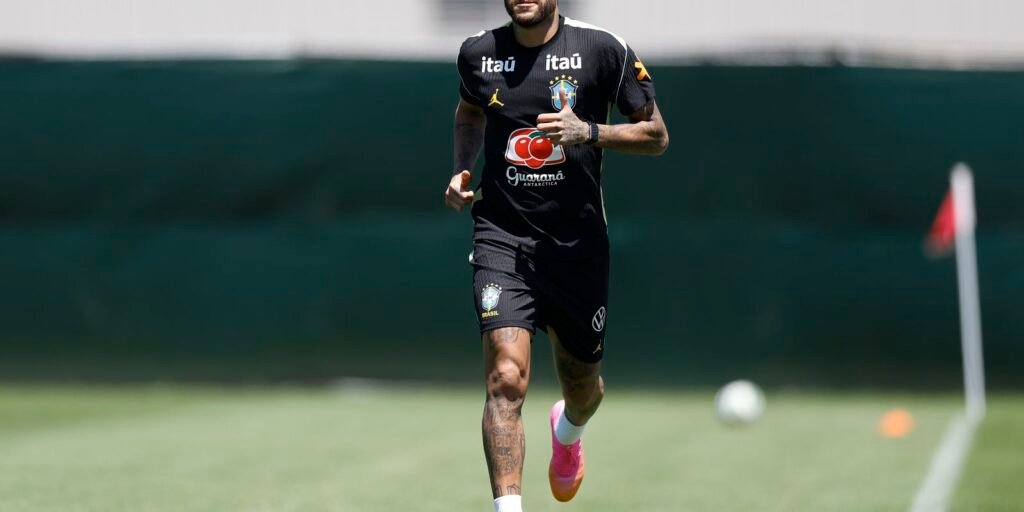 Para "otimizar" recuperação, Neymar está fora do jogo contra o Haiti