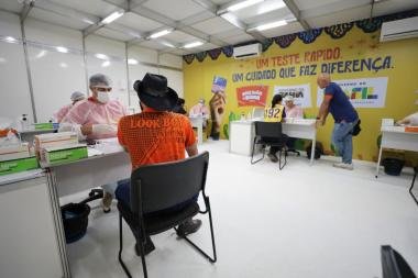 Posto de Testagem no Itapedro consolida ações da Sesab de prevenção de IST durante festejos juninos