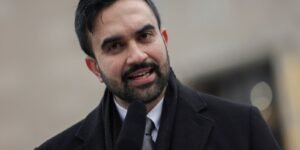 Prefeito de Nova York exalta Sócrates e mobilização social no futebol