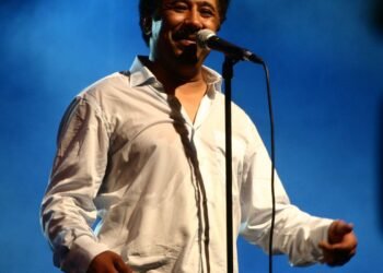 Programa Música do Mundo celebra carreira artística do argelino Khaled