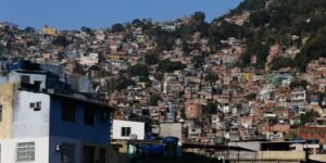 Projeto de turismo em favelas do Rio prepara rota especial para a Copa