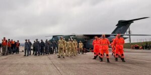 Quarto voo brasileiro para Venezuela decola com bombeiros e donativos