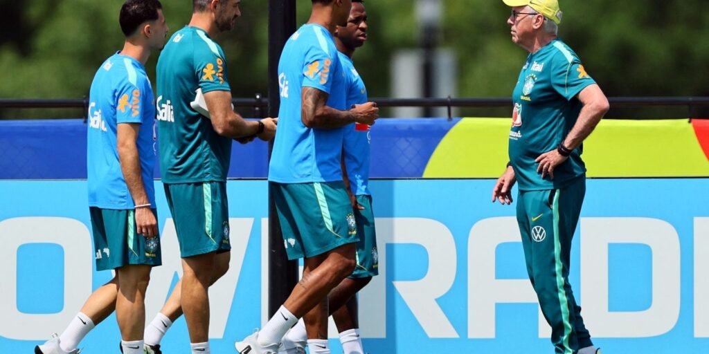 Ainda sem Raphinha, Brasil inicia preparação para as oitavas de final