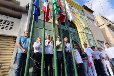 Governador participa da abertura e segue no cortejo do Dois de Julho em Salvador