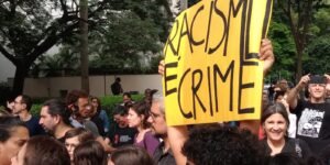 Justiça condena shopping paulista por discriminação racial