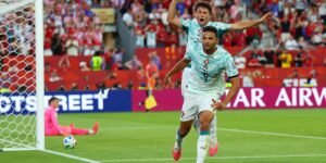 Portugal vira sobre Croácia e vai às oitavas com gols de CR7 e Ramos