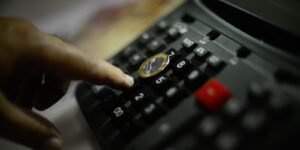 Prévia da inflação oficial fica em 0,06% em julho, diz IBGE