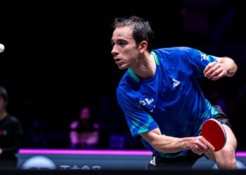 Calderano supera anfitrião na estreia do Europe Smash na Suécia